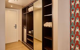 Nuit Hotel